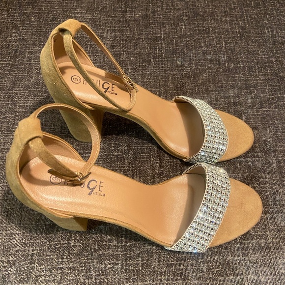 💛NEW!! Rhinestone Studded Heels 👠 - Picture 2 of 4